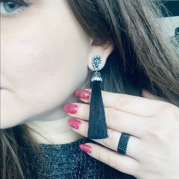 NWT Tassel Earrings Thread Long Dangle Drop Earrings Party Gigt black red white - Picture 4 of 10